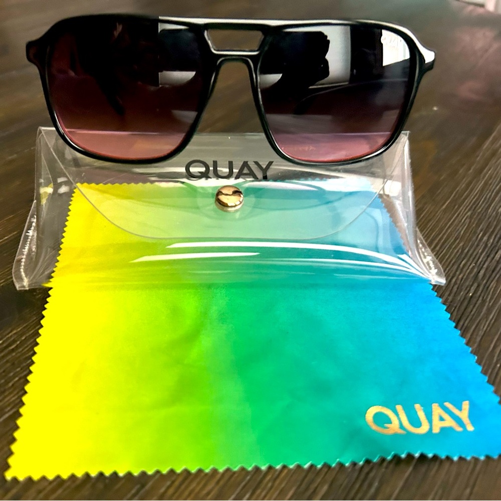 Quay “on the fly” purple ombre sunglasses